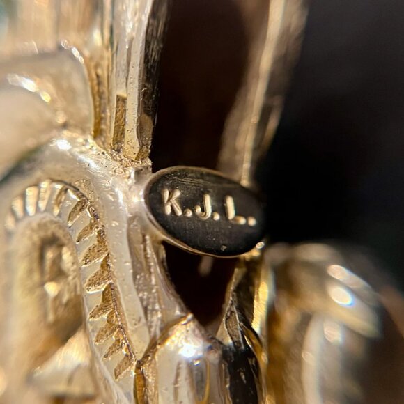 Vintage K.J.L. Gold Tone Ornate Dragon Clamper Bracelet - Picture 8 of 8